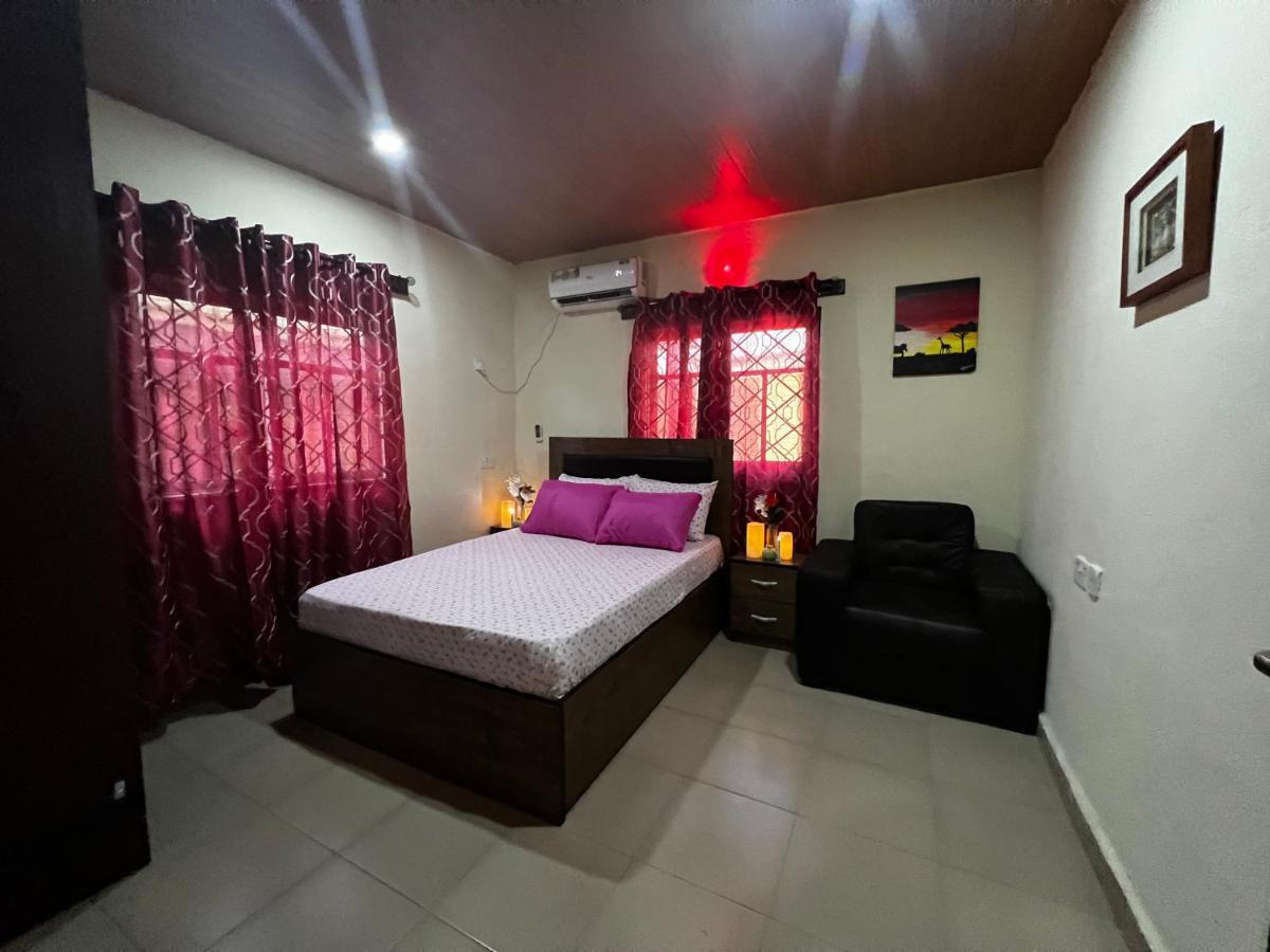 Living Green Apartments Airport Pick Up เบนินซิตี้ ภายนอก รูปภาพ