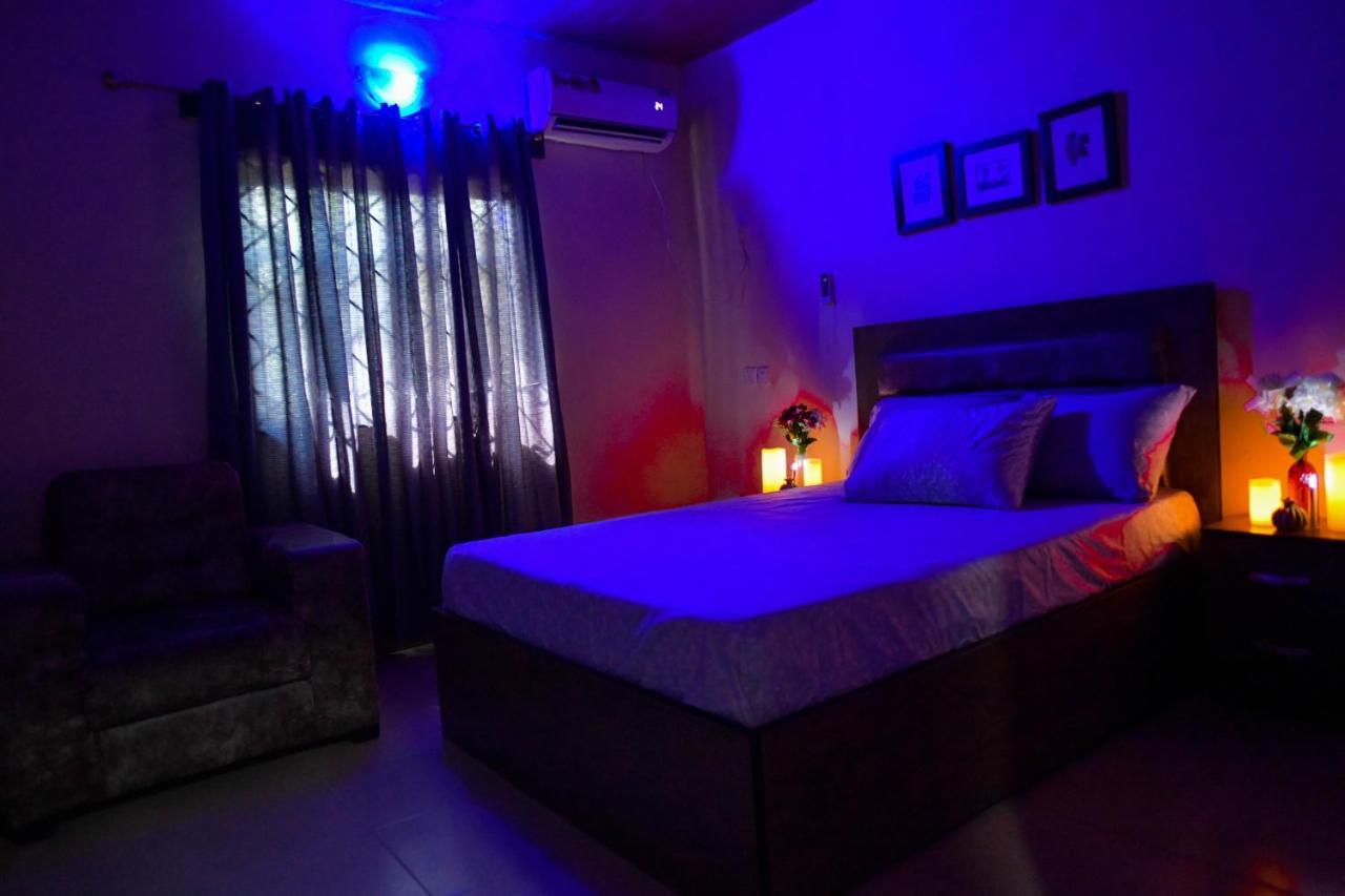 Living Green Apartments Airport Pick Up เบนินซิตี้ ภายนอก รูปภาพ