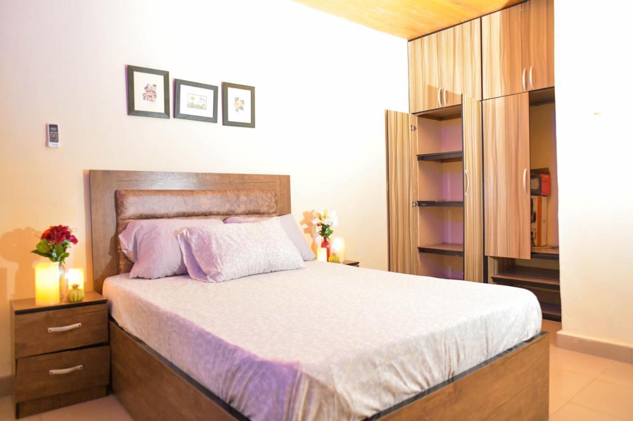 Living Green Apartments Airport Pick Up เบนินซิตี้ ภายนอก รูปภาพ