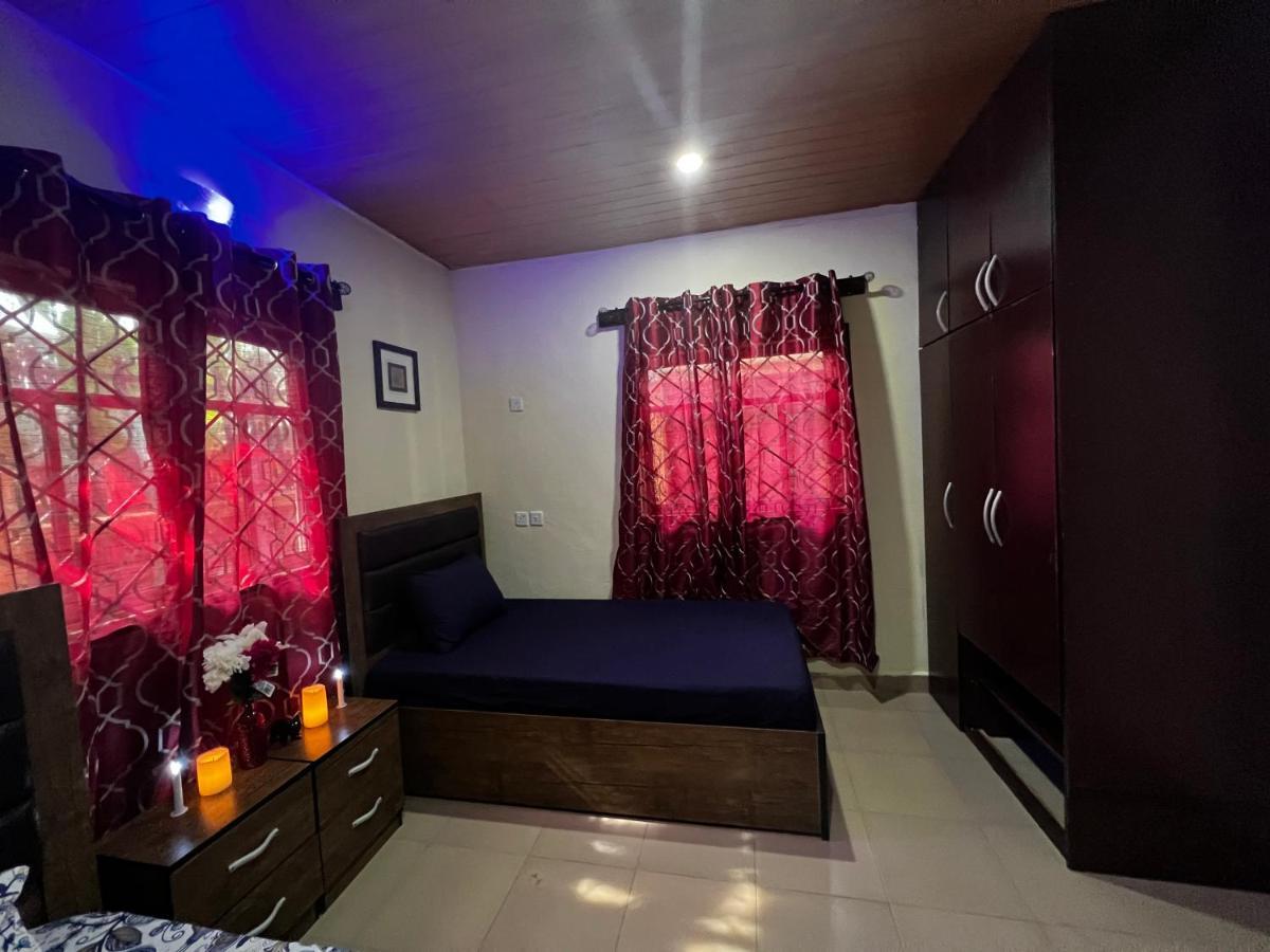 Living Green Apartments Airport Pick Up เบนินซิตี้ ภายนอก รูปภาพ