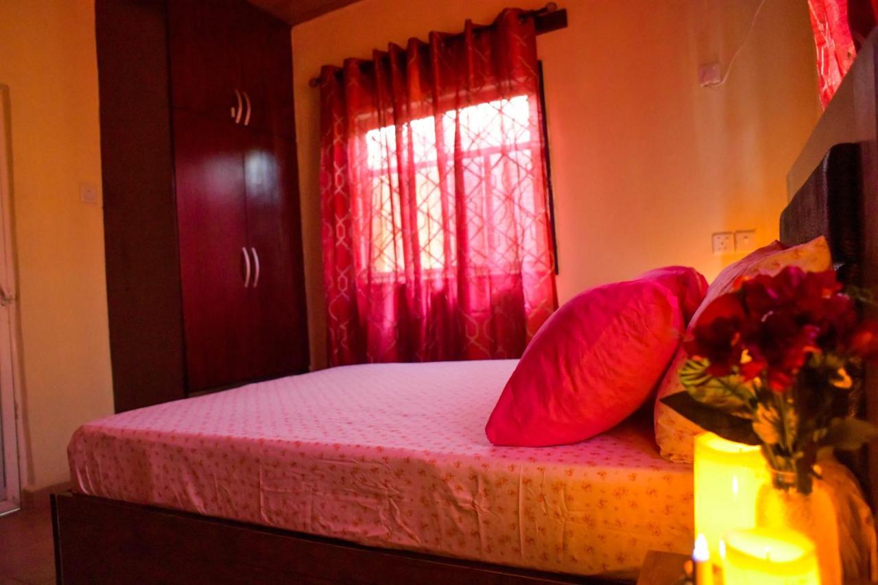 Living Green Apartments Airport Pick Up เบนินซิตี้ ภายนอก รูปภาพ